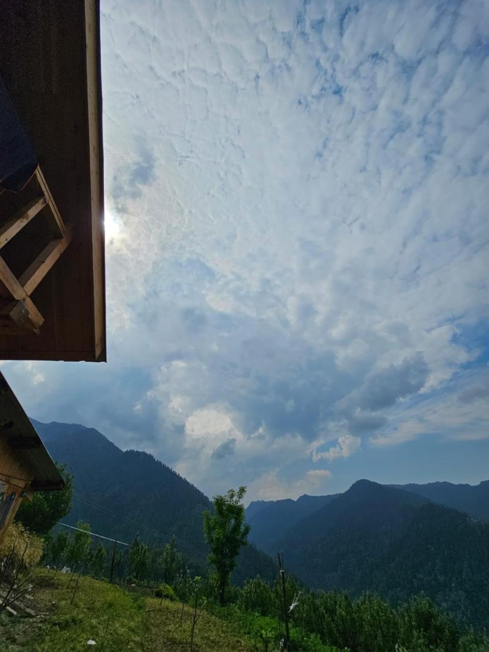 Deep In Woods Villa Jibhi Exterior photo